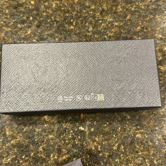 Prada sunglasses box case - Picture 6 of 6